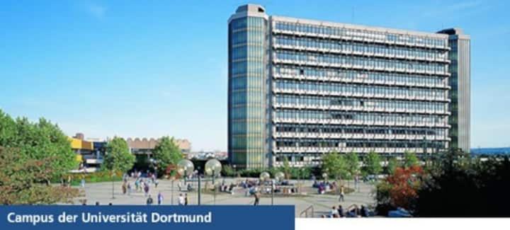 Schoene Grosse Wohnung 2 Schlafzimmer Bis 6 Pax Naehe Stadion Signal Iduna ドルトムント エクステリア 写真