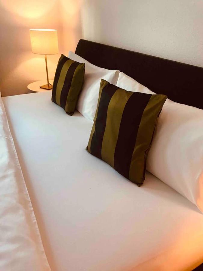 Schoene Grosse Wohnung 2 Schlafzimmer Bis 6 Pax Naehe Stadion Signal Iduna ドルトムント エクステリア 写真