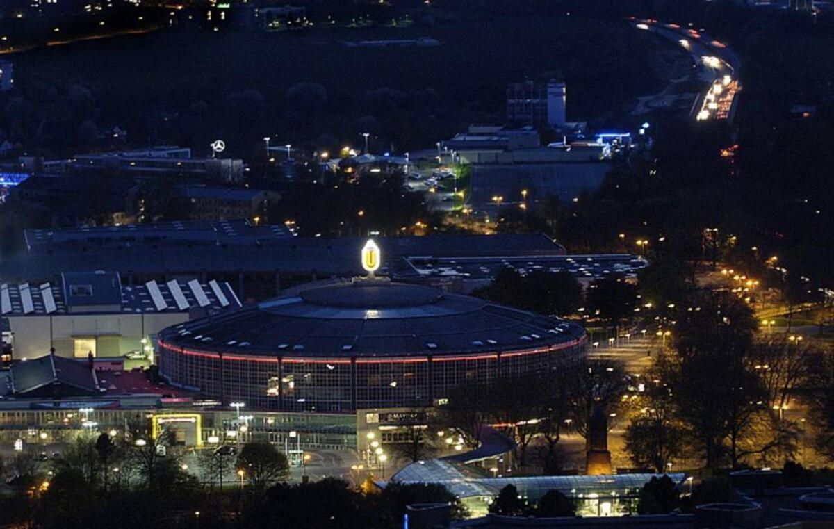 Schoene Grosse Wohnung 2 Schlafzimmer Bis 6 Pax Naehe Stadion Signal Iduna ドルトムント エクステリア 写真