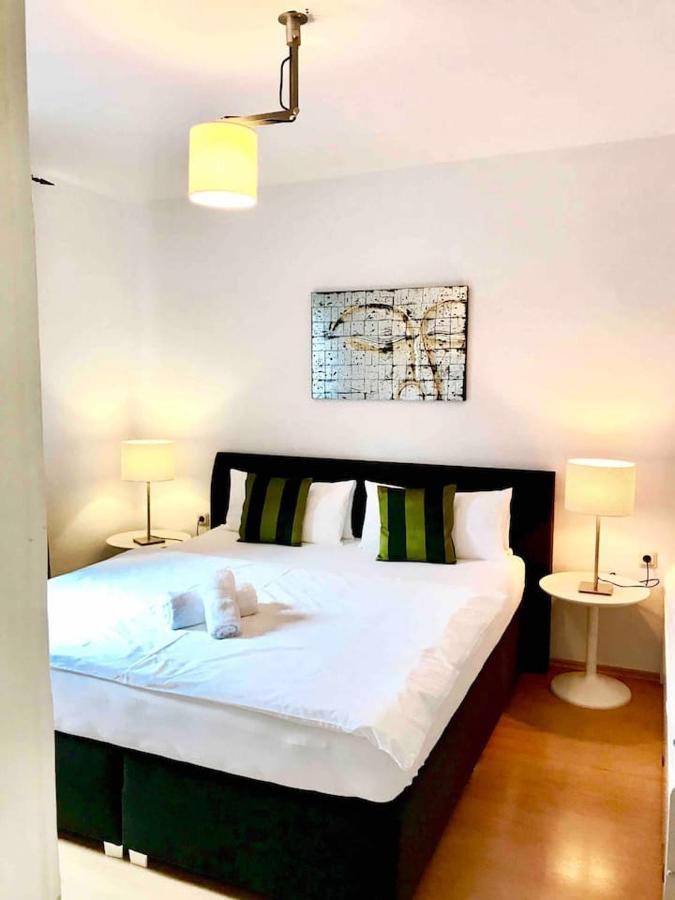 Schoene Grosse Wohnung 2 Schlafzimmer Bis 6 Pax Naehe Stadion Signal Iduna ドルトムント エクステリア 写真