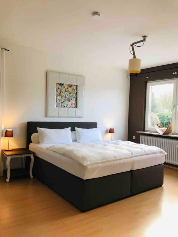 Schoene Grosse Wohnung 2 Schlafzimmer Bis 6 Pax Naehe Stadion Signal Iduna ドルトムント エクステリア 写真