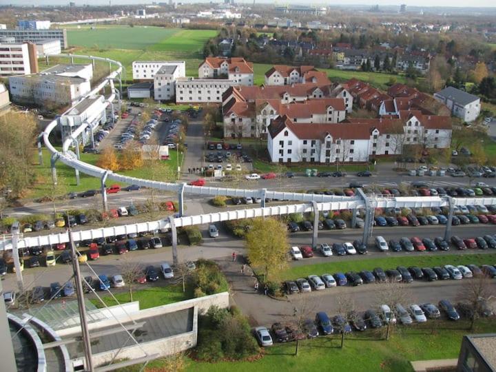 Schoene Grosse Wohnung 2 Schlafzimmer Bis 6 Pax Naehe Stadion Signal Iduna ドルトムント エクステリア 写真