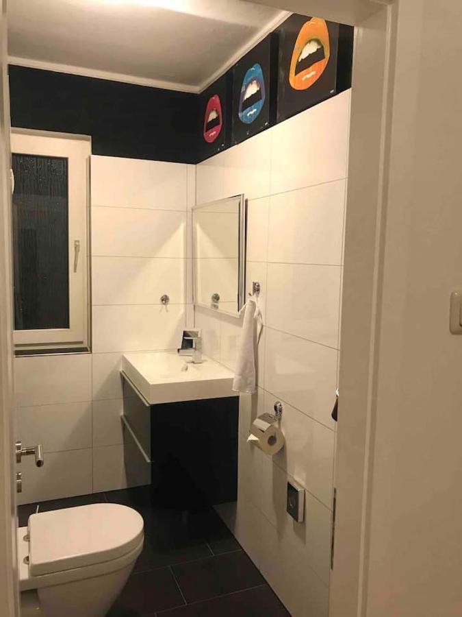 Schoene Grosse Wohnung 2 Schlafzimmer Bis 6 Pax Naehe Stadion Signal Iduna ドルトムント エクステリア 写真