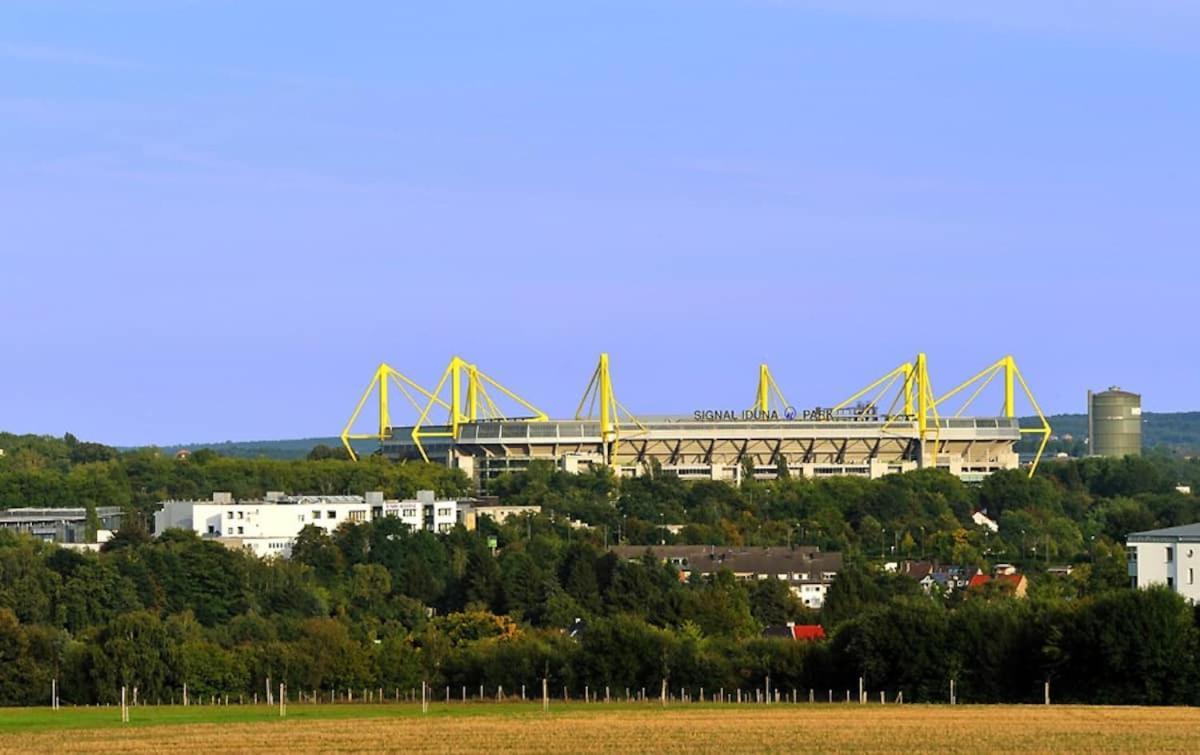 Schoene Grosse Wohnung 2 Schlafzimmer Bis 6 Pax Naehe Stadion Signal Iduna ドルトムント エクステリア 写真
